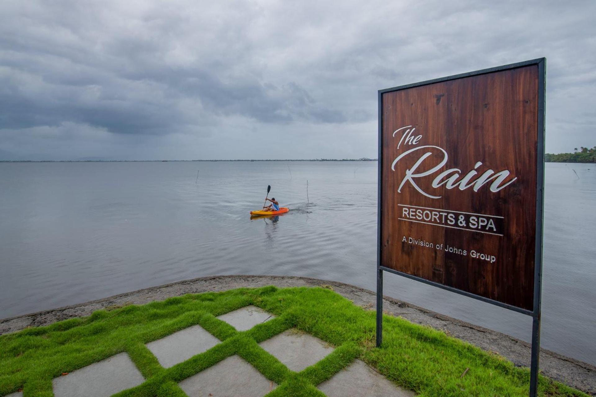 Stayvista At The Rain - River Villa With Infinity Pool Alappuzha Exterior photo