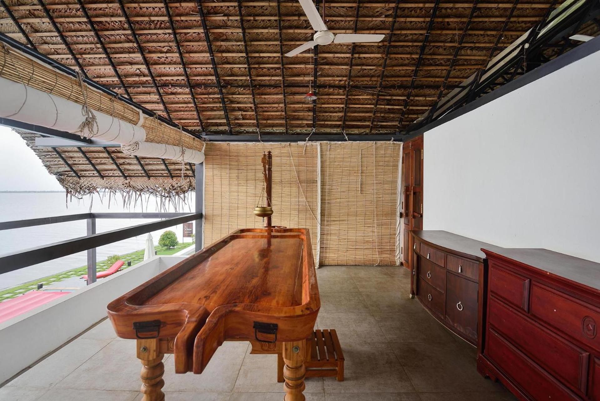 Stayvista At The Rain - River Villa With Infinity Pool Alappuzha Exterior photo